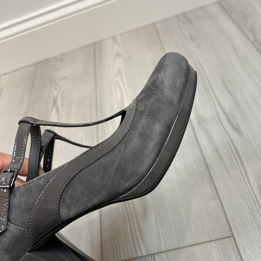Ladies Clarks Court Heel Shoes Chorus Pitch Gray Size 10 Suede T Strap 9.5 - Picture 8 of 8